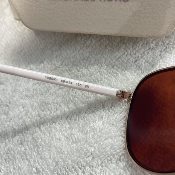 Michael Kors White Frame - Hvar- aviator stye sunglasses - Picture 5 of 10